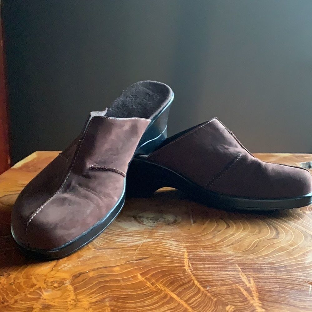 Clarks Brown Nubuck Suede Leather Clogs Mules